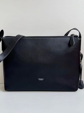 Coach Mott Messenger 33